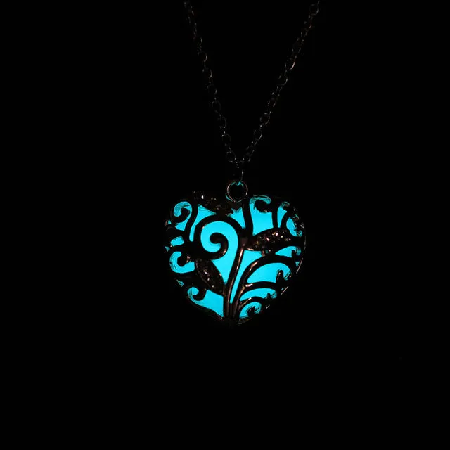 2017 Fluorescence Necklace women love heart gift Glow in the Dark Pendant necklace with 48cm chain blue green pink Jewelry