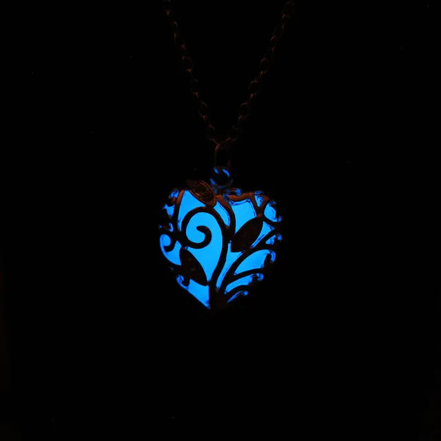 2017 Fluorescence Necklace women love heart gift Glow in the Dark Pendant necklace with 48cm chain blue green pink Jewelry