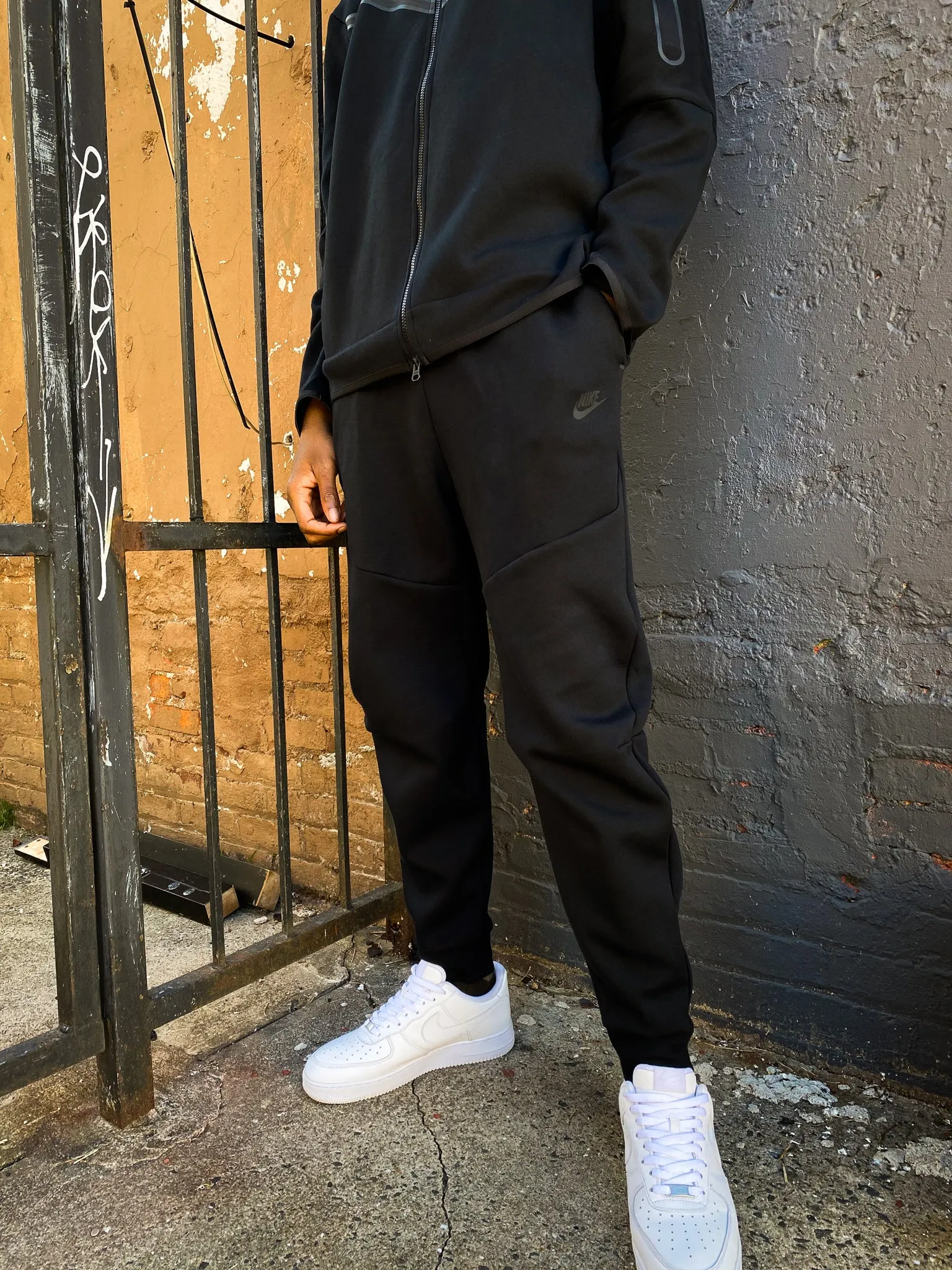 NSW TECH FLEECE JOGGER "BLACK"