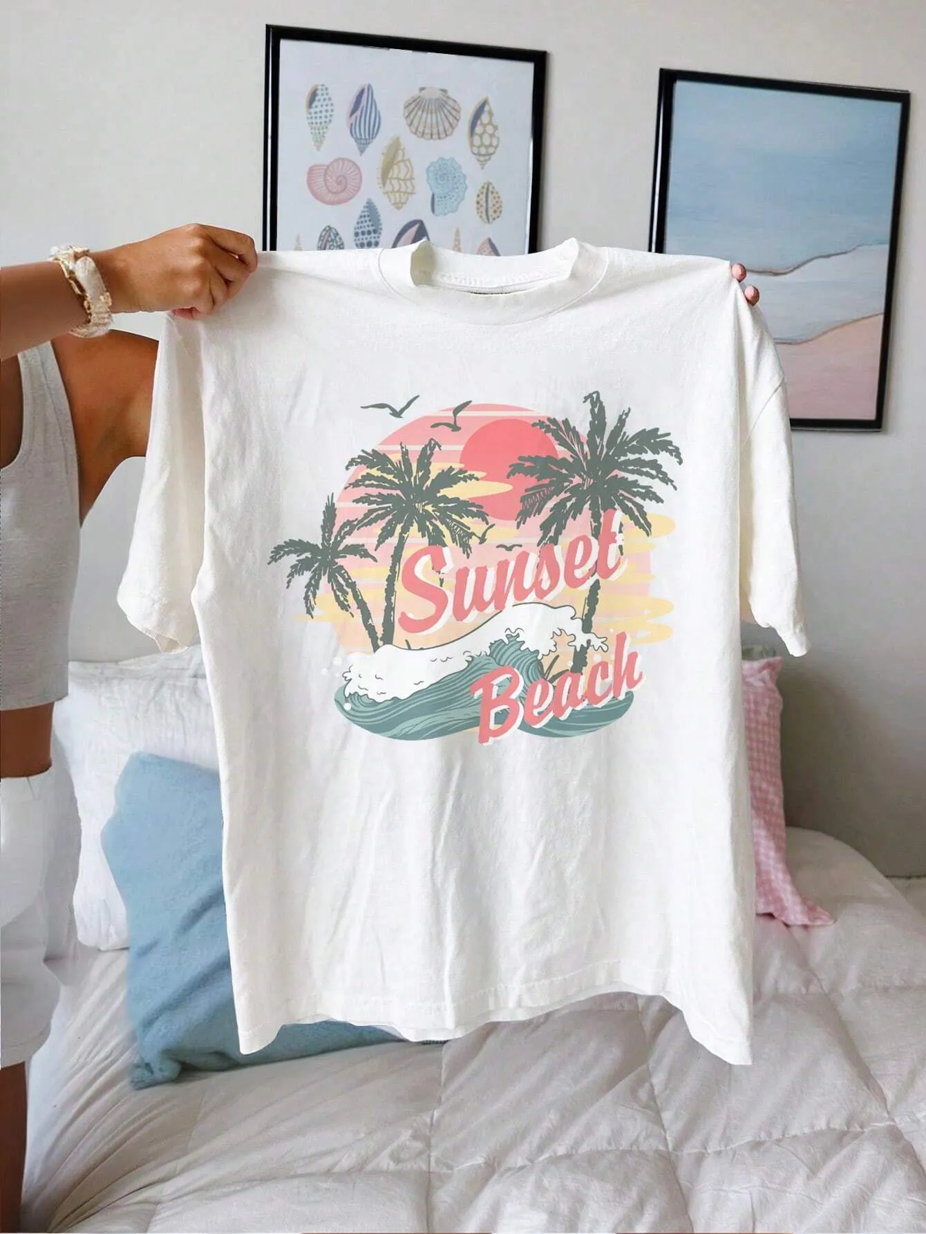 Teen Girl Casual And Simple Short Sleeve T-Shirt With Summer Landscape Print, Suitable For Summer