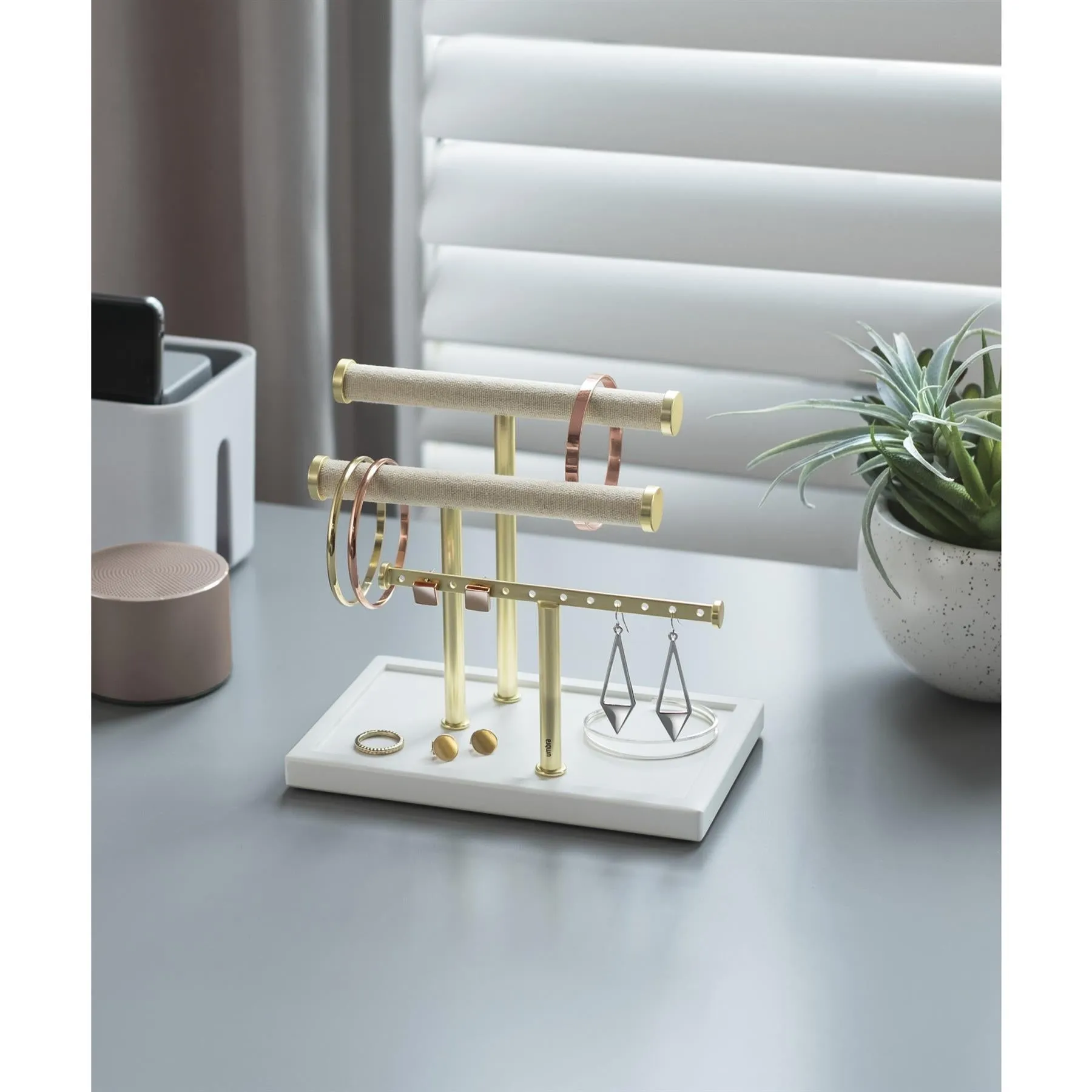 Umbra Trigem Hanging Jewelry Organizer