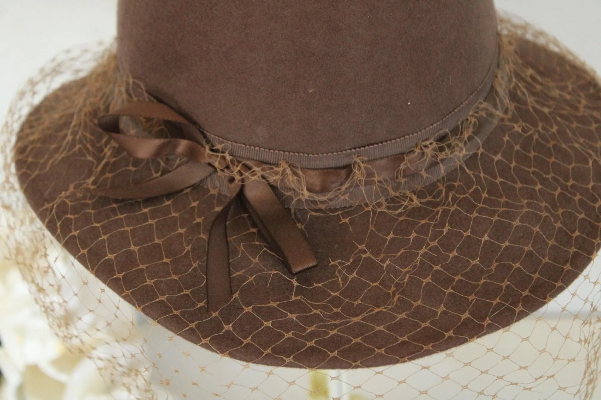 Vintage 1950s 1960s Brown Wool Felt Wide Brimmed Hat with Veil