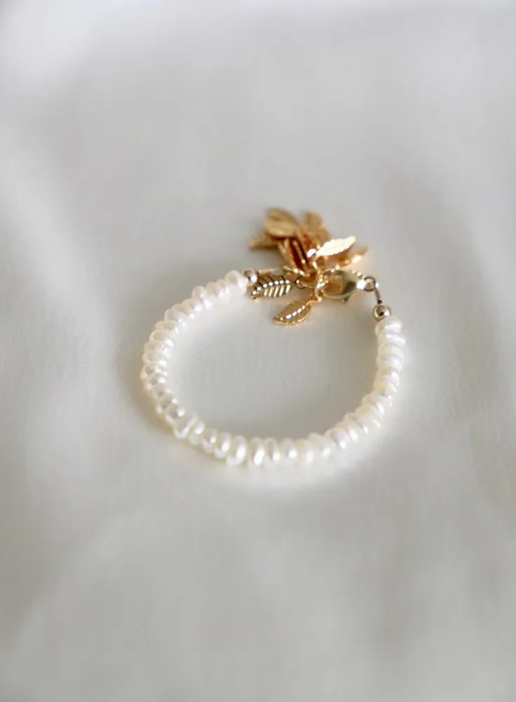 WHITE PEARL BABY BRACELET