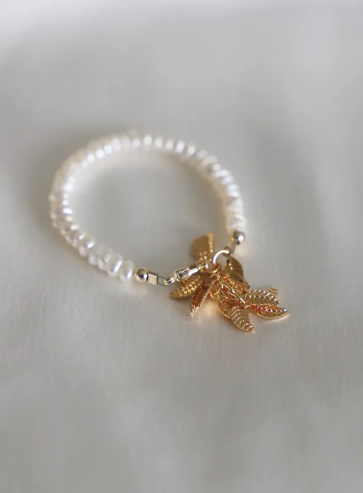 WHITE PEARL BABY BRACELET